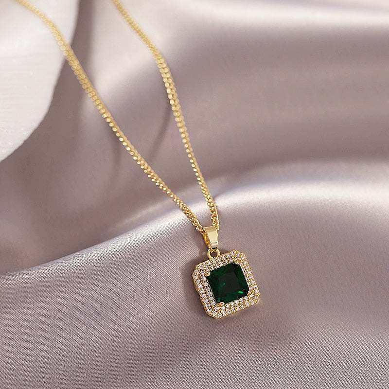 Luxurious Green Micro Necklace